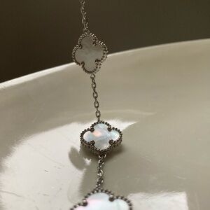 🔥 Clover Motif Bracelet S925 Silver White Shell - Symbol of Luck & Elegance